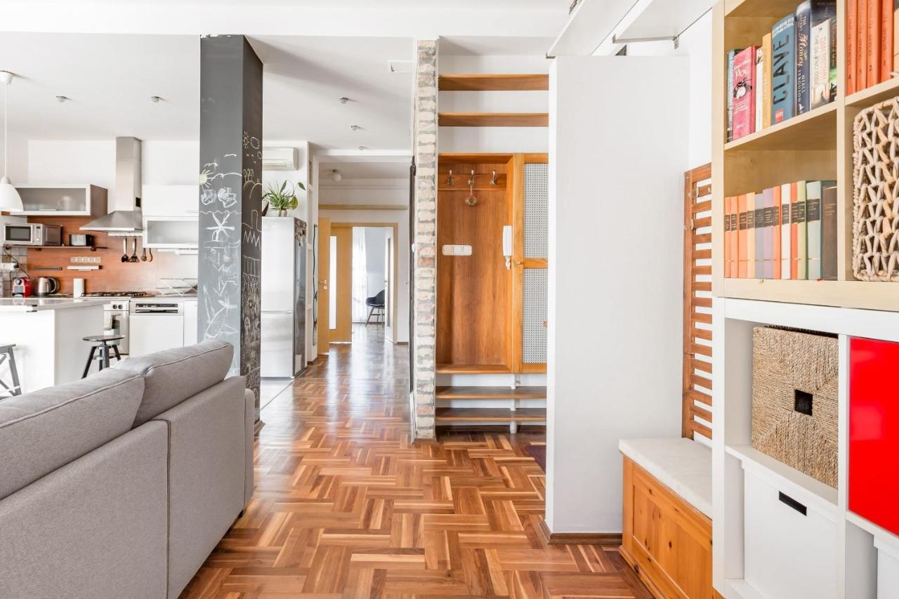 Relax Into Loft Living At A Light-Filled City Escape บูดาเปสต์ ภายนอก รูปภาพ