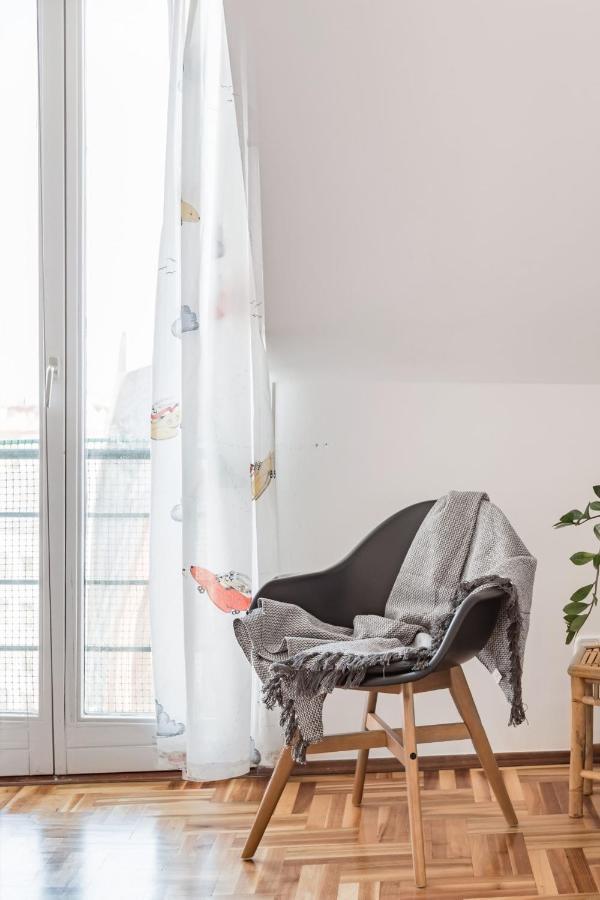 Relax Into Loft Living At A Light-Filled City Escape บูดาเปสต์ ภายนอก รูปภาพ