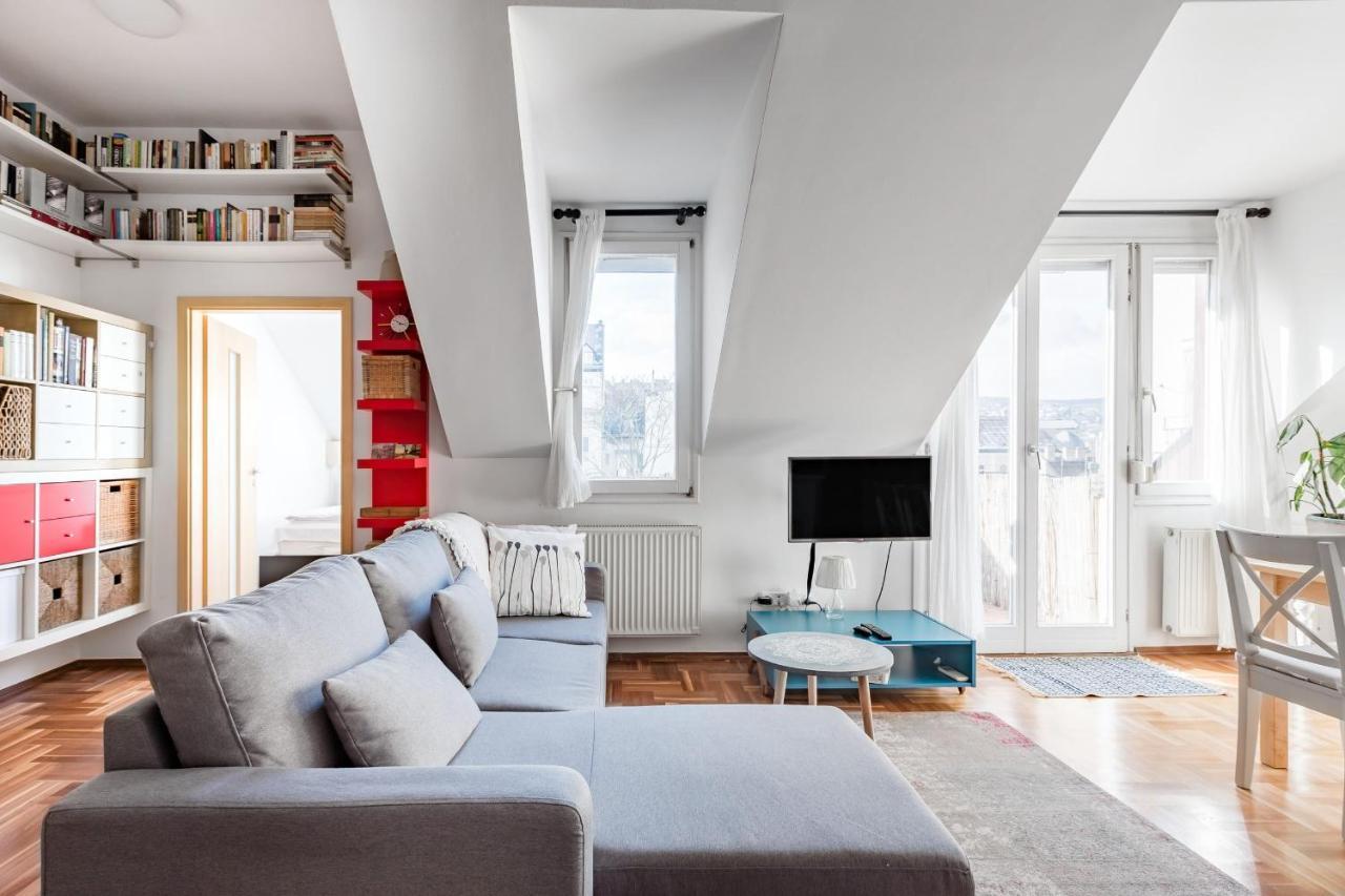 Relax Into Loft Living At A Light-Filled City Escape บูดาเปสต์ ภายนอก รูปภาพ