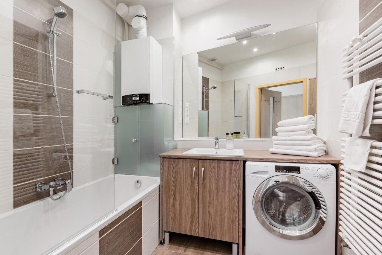 Relax Into Loft Living At A Light-Filled City Escape บูดาเปสต์ ภายนอก รูปภาพ