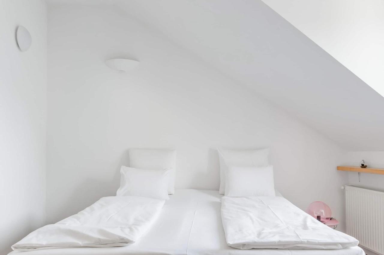 Relax Into Loft Living At A Light-Filled City Escape บูดาเปสต์ ภายนอก รูปภาพ
